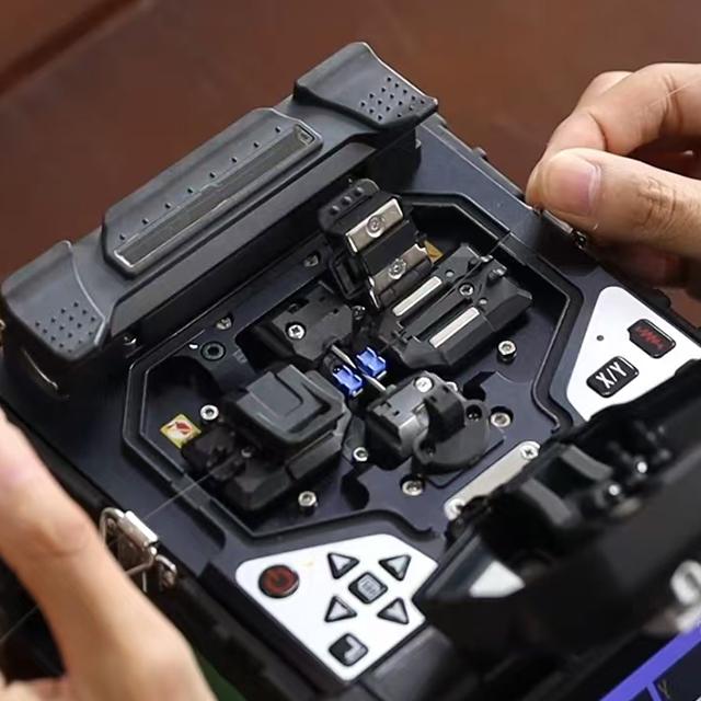 How To Fuse Optical Fibers？